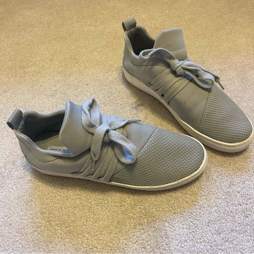 Steve Madden light grey sneakers